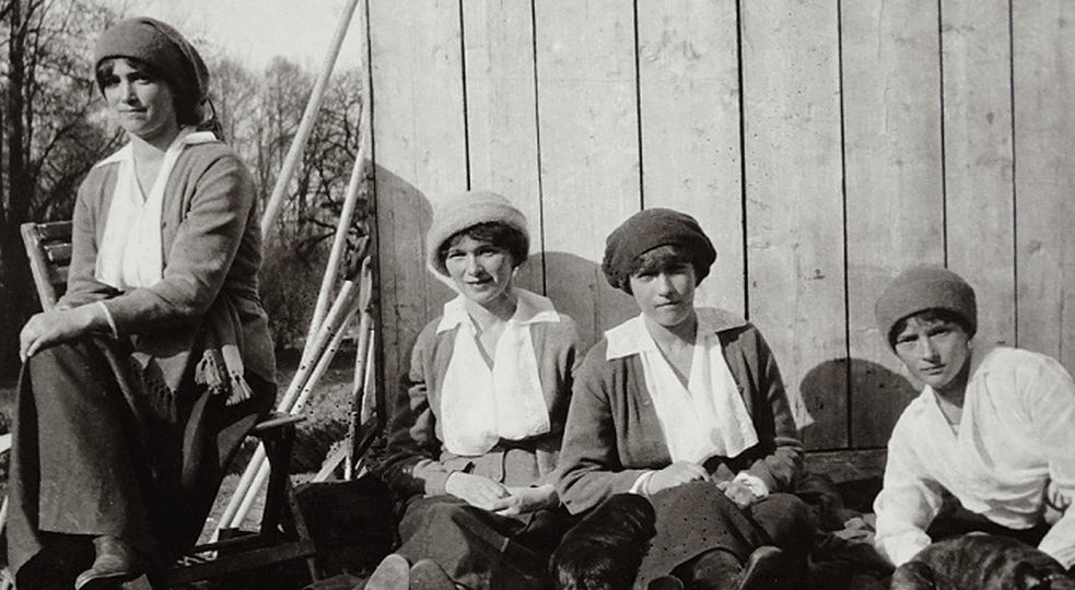 Četiri ćerke Nikolaja i Aleksandre Romanov u zarobljeništvu 1917. godine, Foto: Wikipedia/Flickr/Pierre Gilliard
